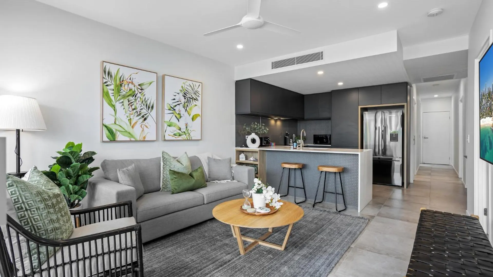 Lakeside 2-Bed With Private Patio & Secure Parking Villa Kawana Waters Holiday home