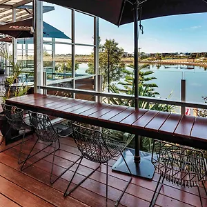 4* Hotel Mercure Sunshine Coast